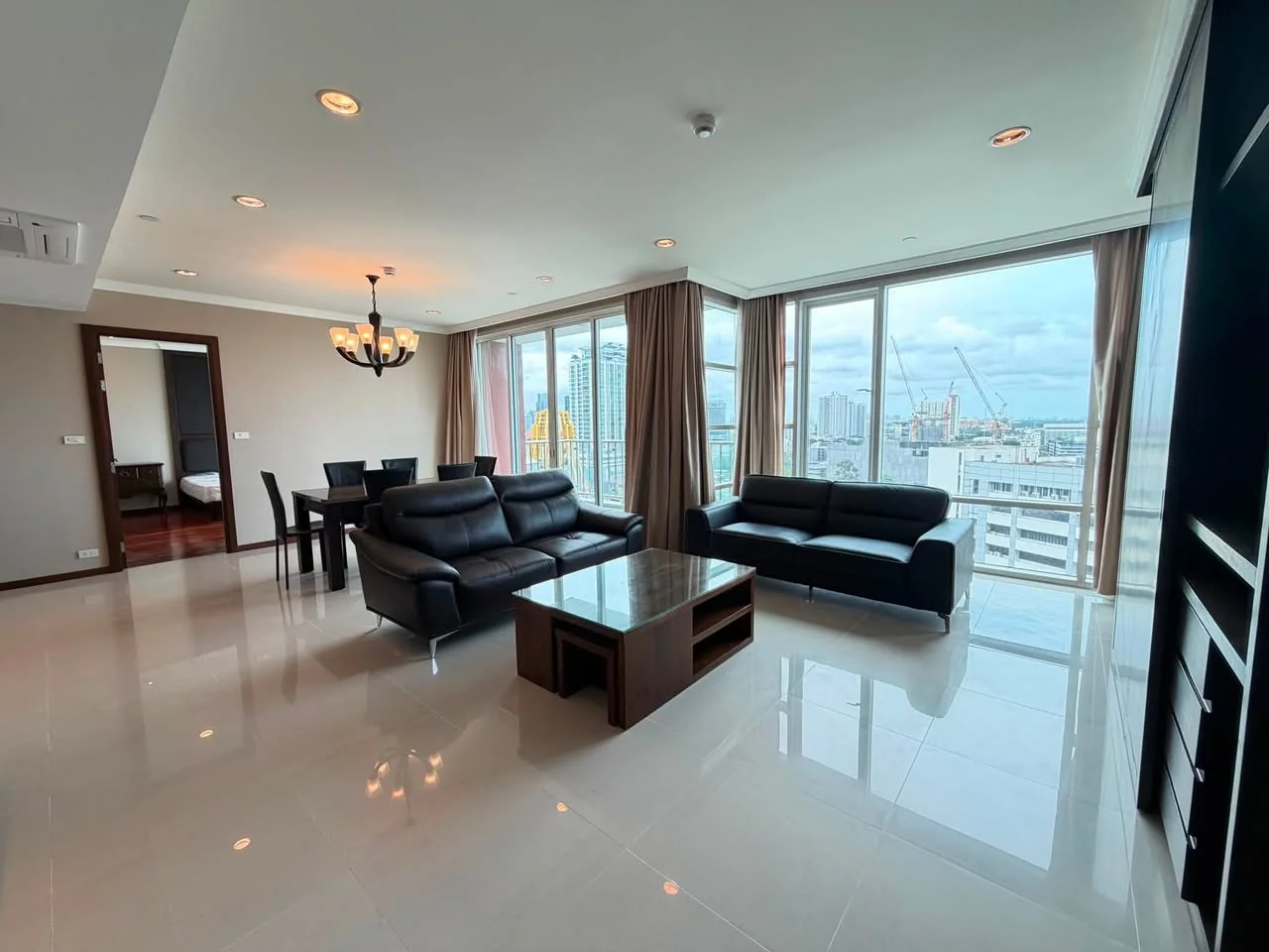 3 Bedroom condo in Fullerton Sukhumvit