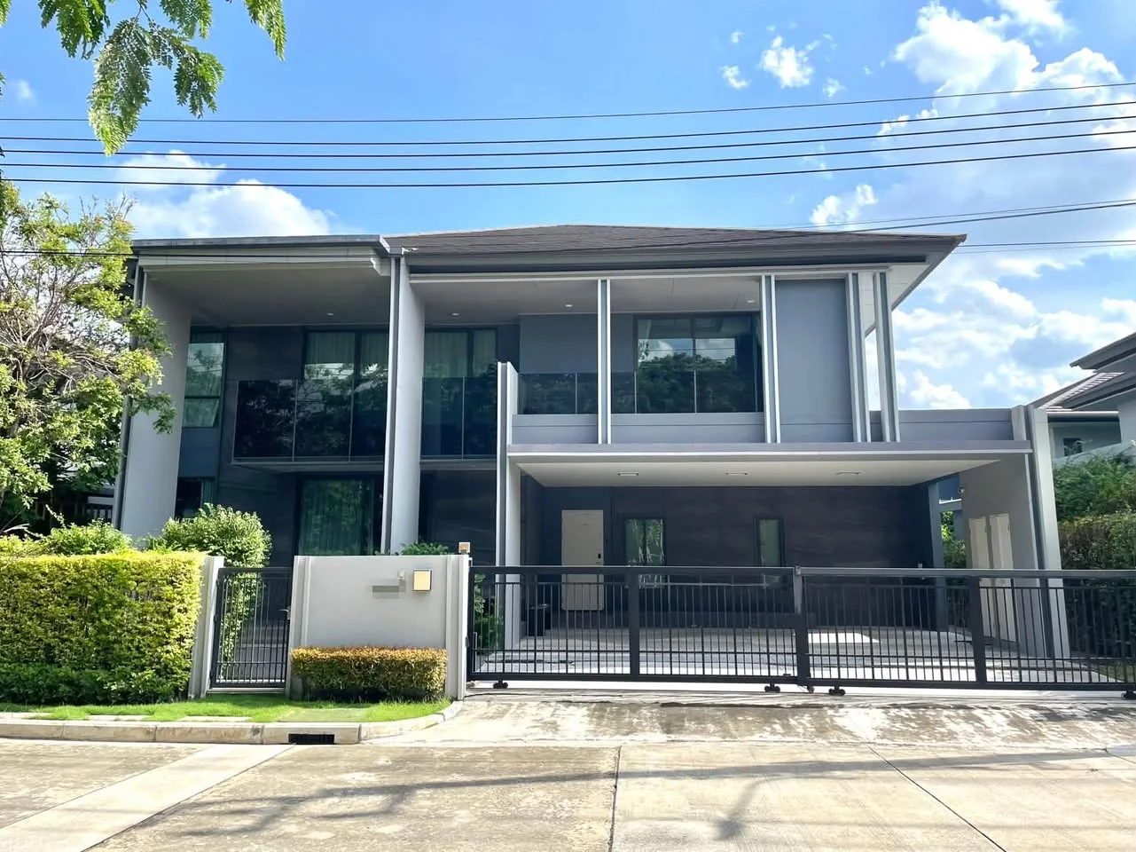 4 Bedroom condo in Setthasiri-Krungthep Kreetha 2