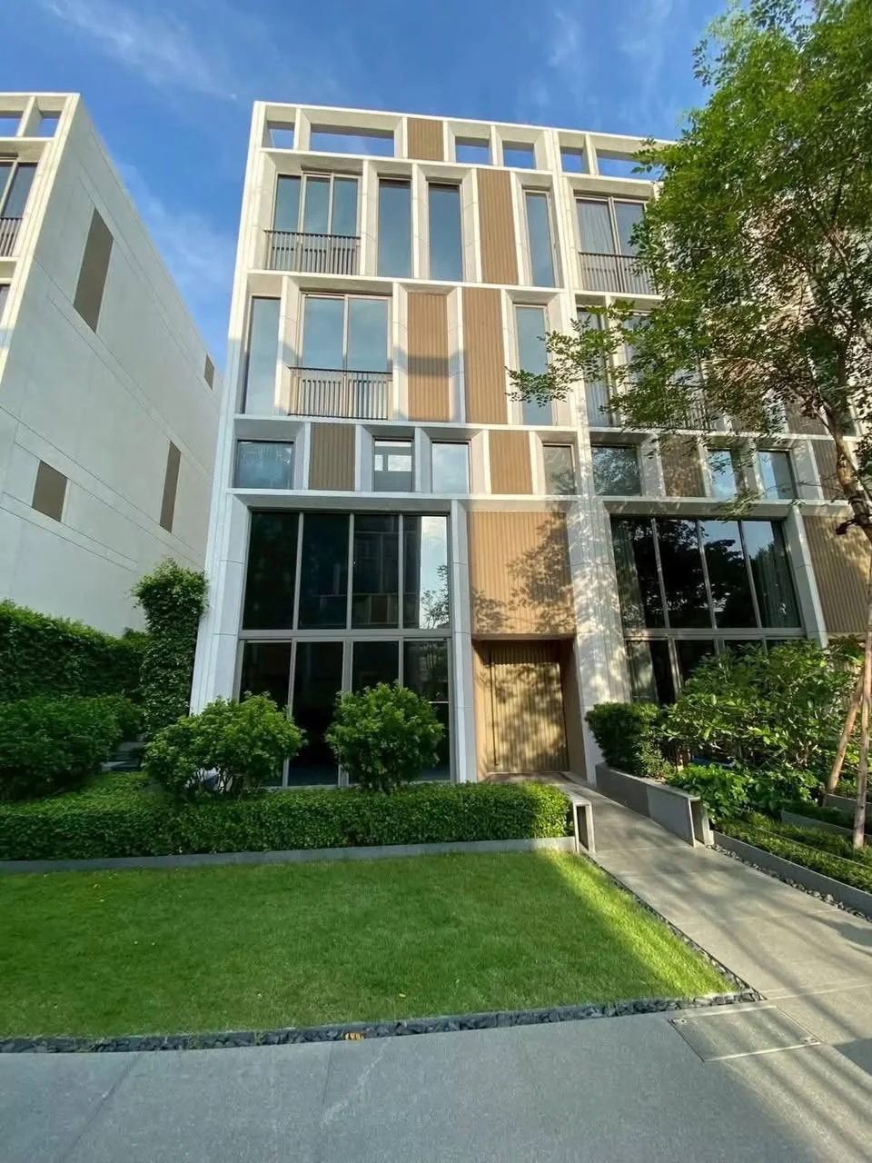 4 Bedroom condo in Quarter 39