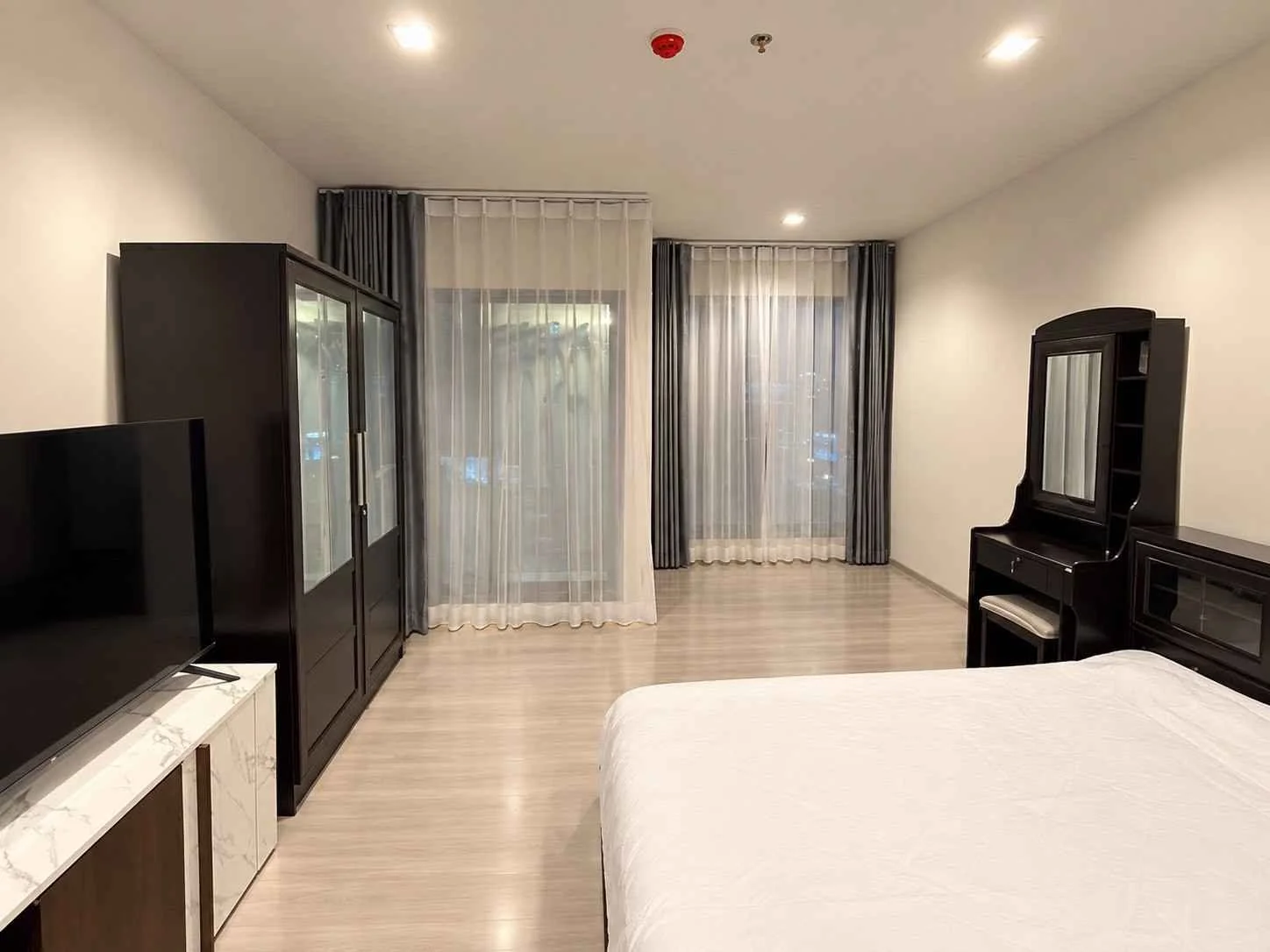 Studio condo in Life Asoke-Rama 9