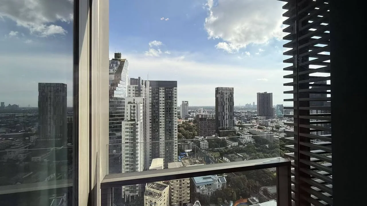 2 Bedroom condo in The Strand Thonglor