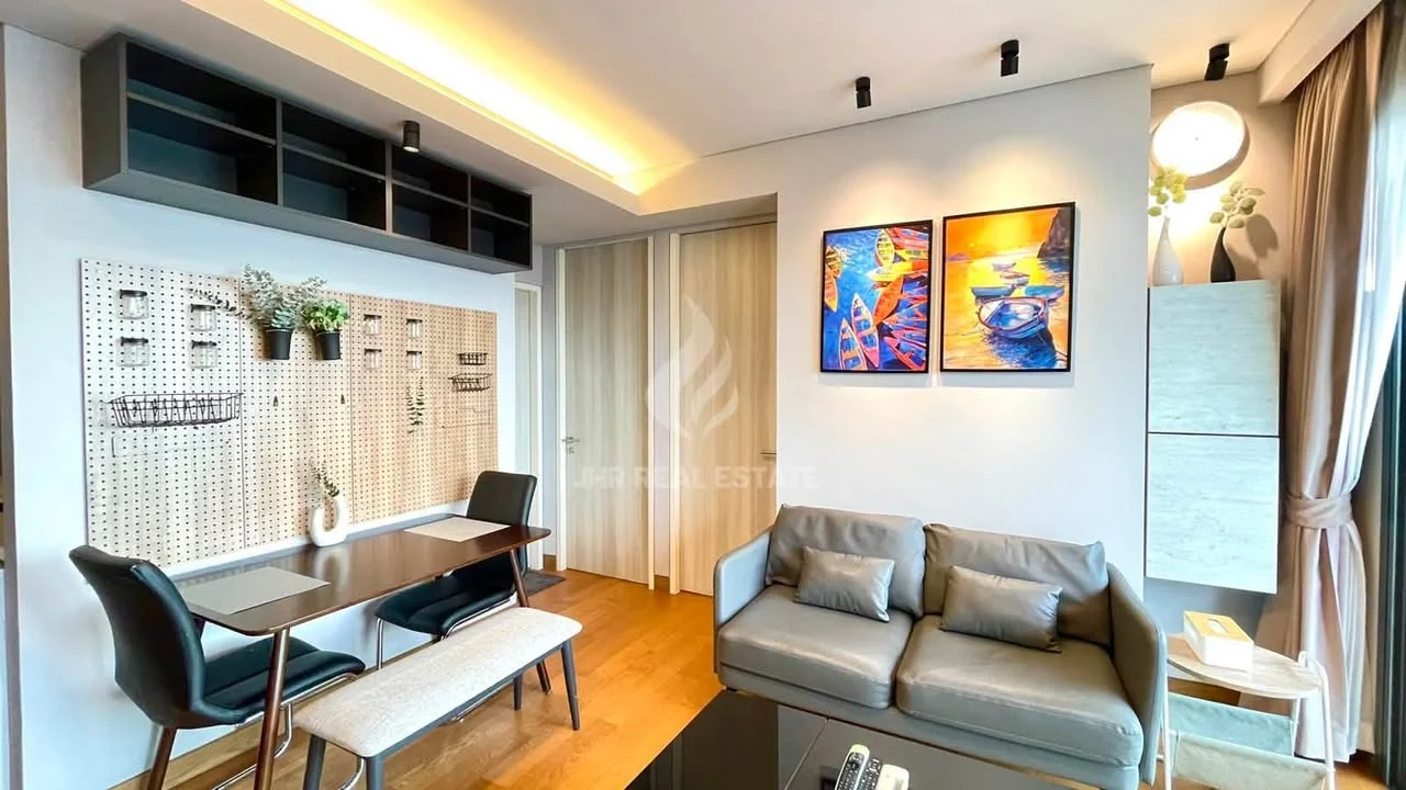 2 Bedroom condo in The Lumpini 24