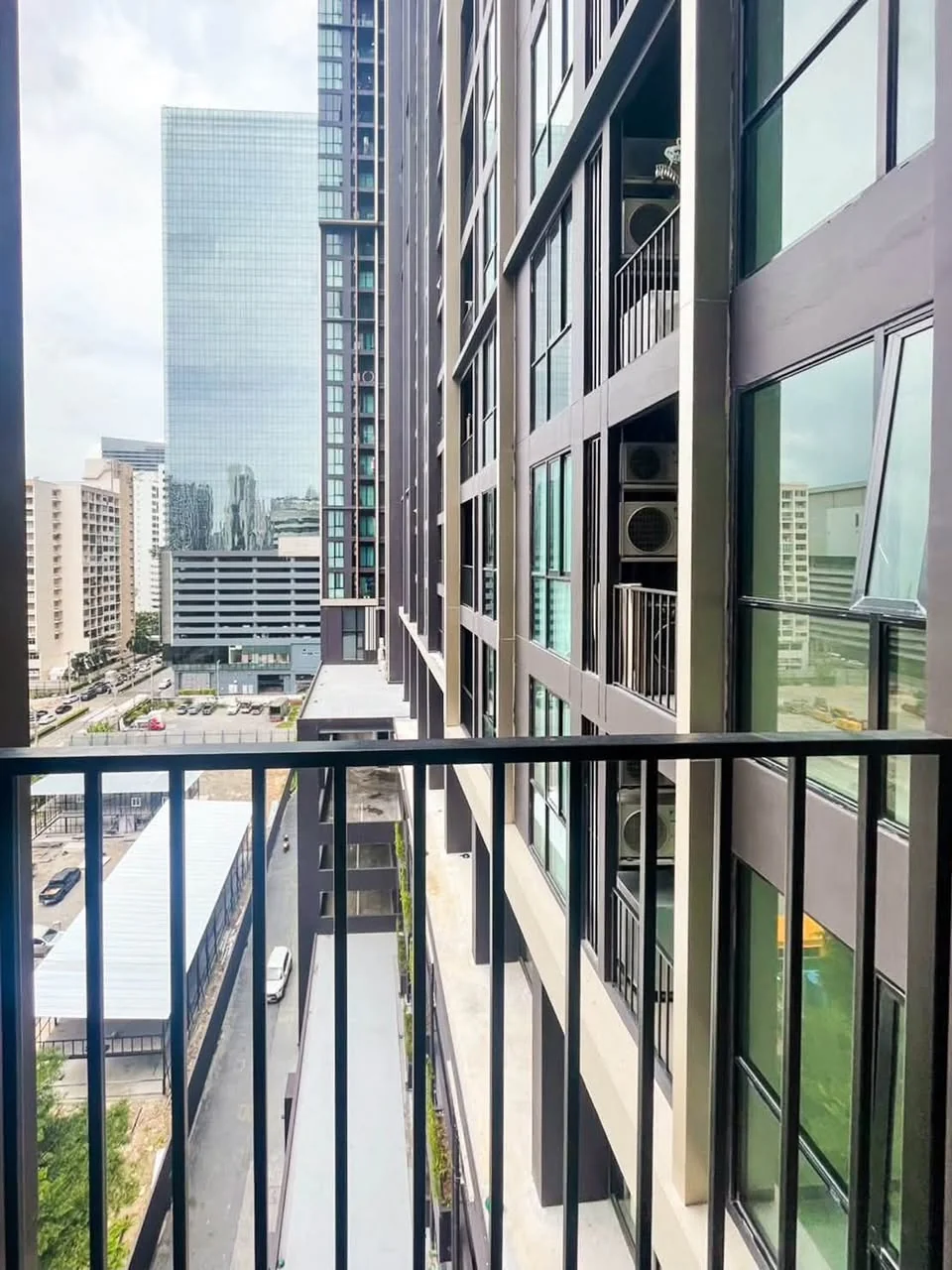 Studio condo in Nue District R9
