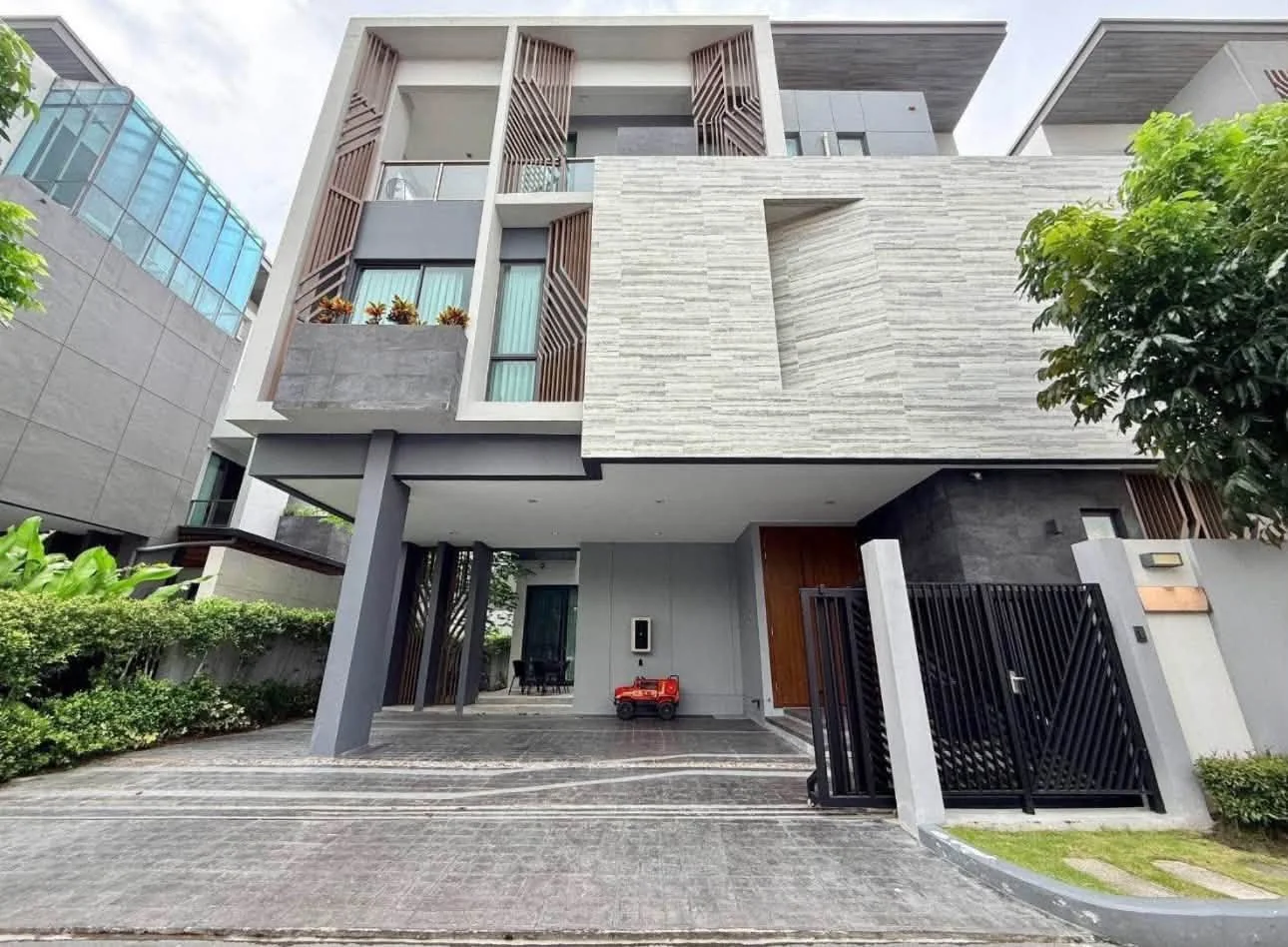 4 Bedroom condo in The Gentry Phatthanakan 2