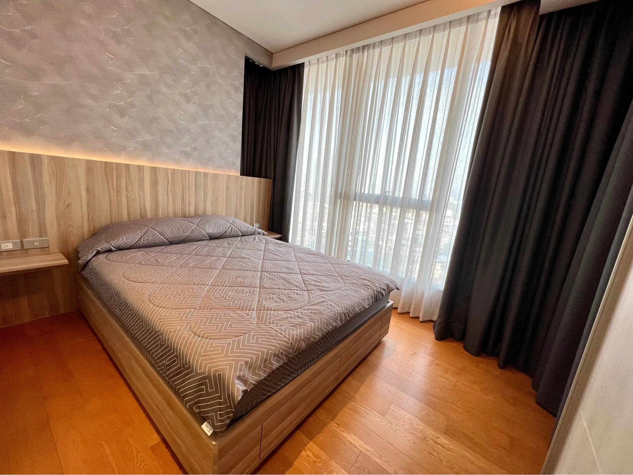 2 Bedroom condo in The Lumpini 24