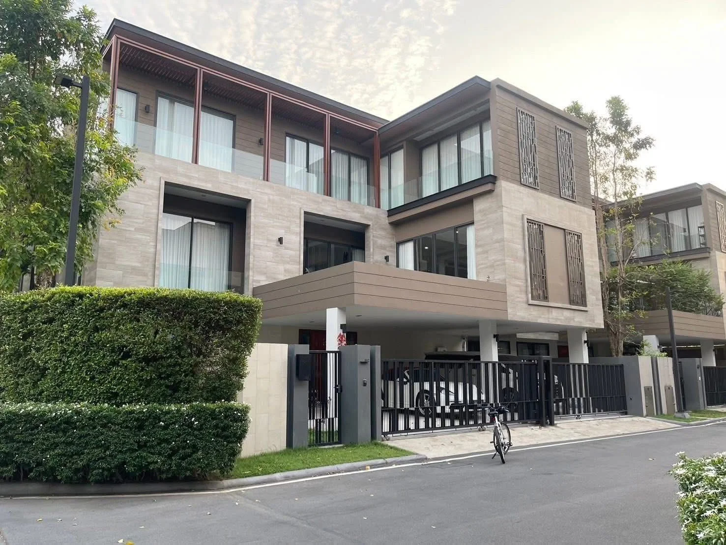 4 Bedroom condo in Vana Residence Rama9 – Srinakarin