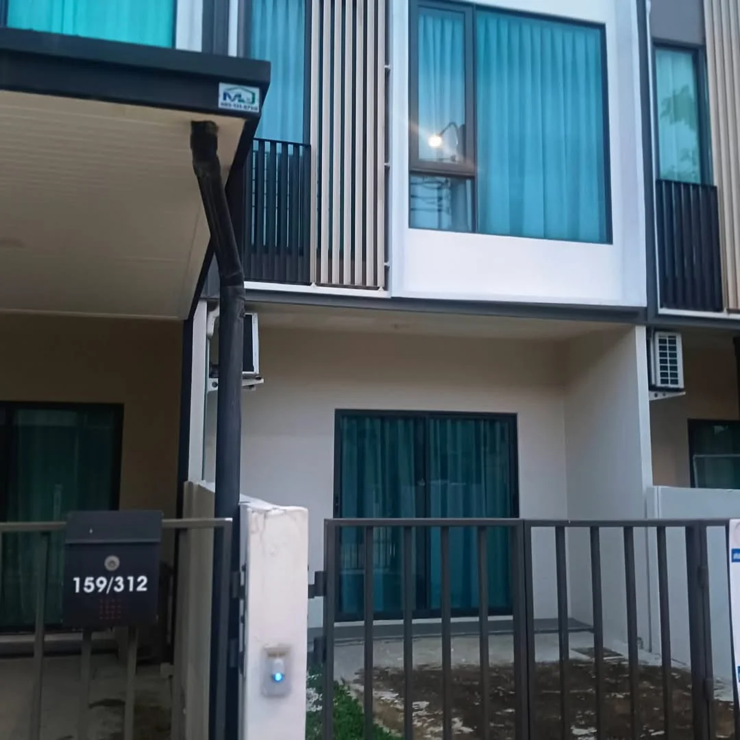 2 Bedroom condo in Altitude Kraf Bangna
