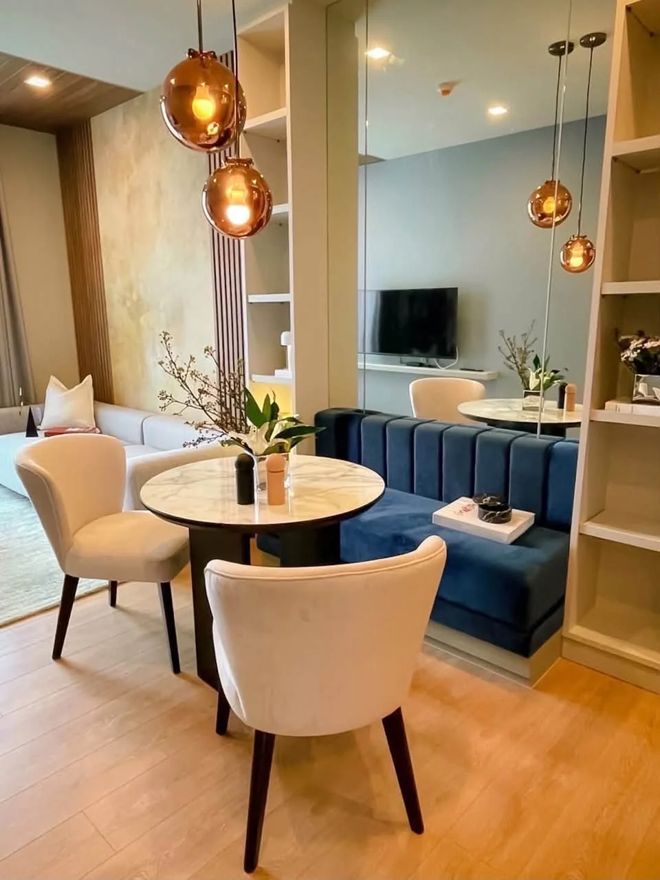 2 Bedroom condo in Noble Around Sukhumvit 33