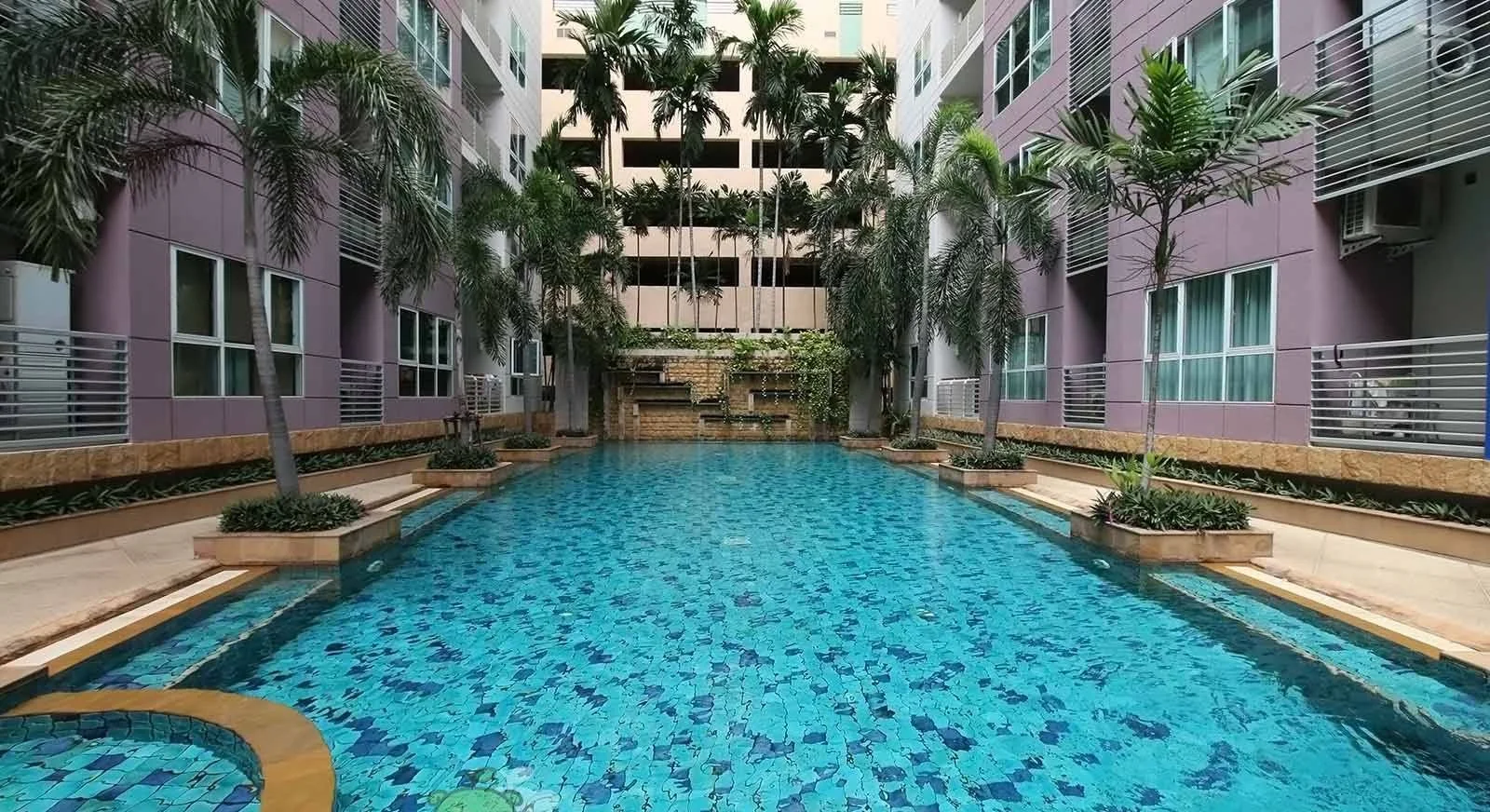 2 Bedroom condo in The Avenue Sukumvit 61