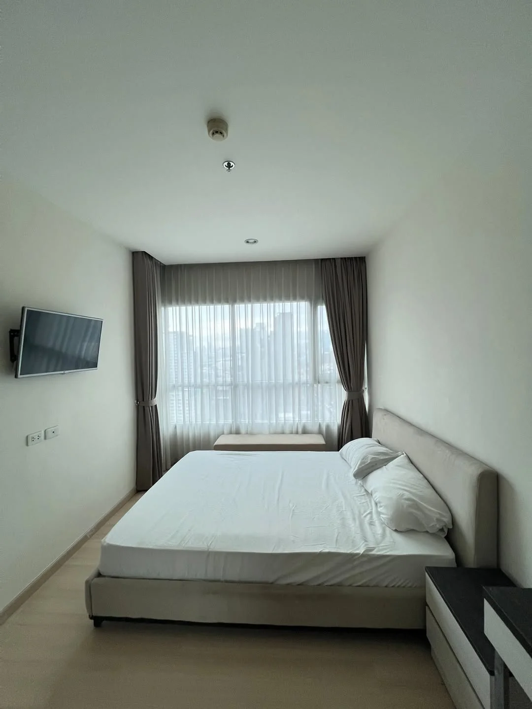 2 Bedroom condo in Life Ratchadapisek