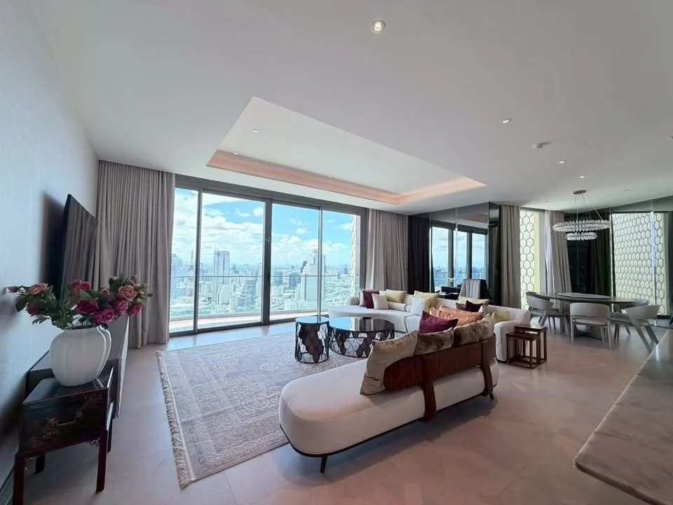 3 Bedroom condo in The Residences At Mandarin Oriental