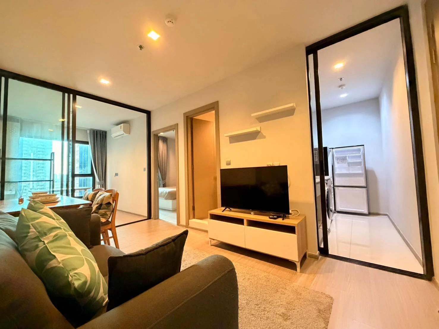 1 Bedroom condo in Life Asoke-Rama 9