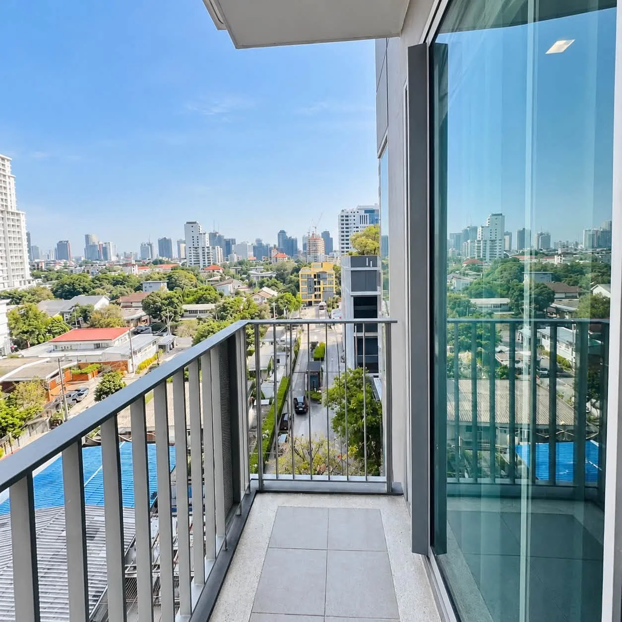 1 Bedroom condo in CEIL by Sansiri