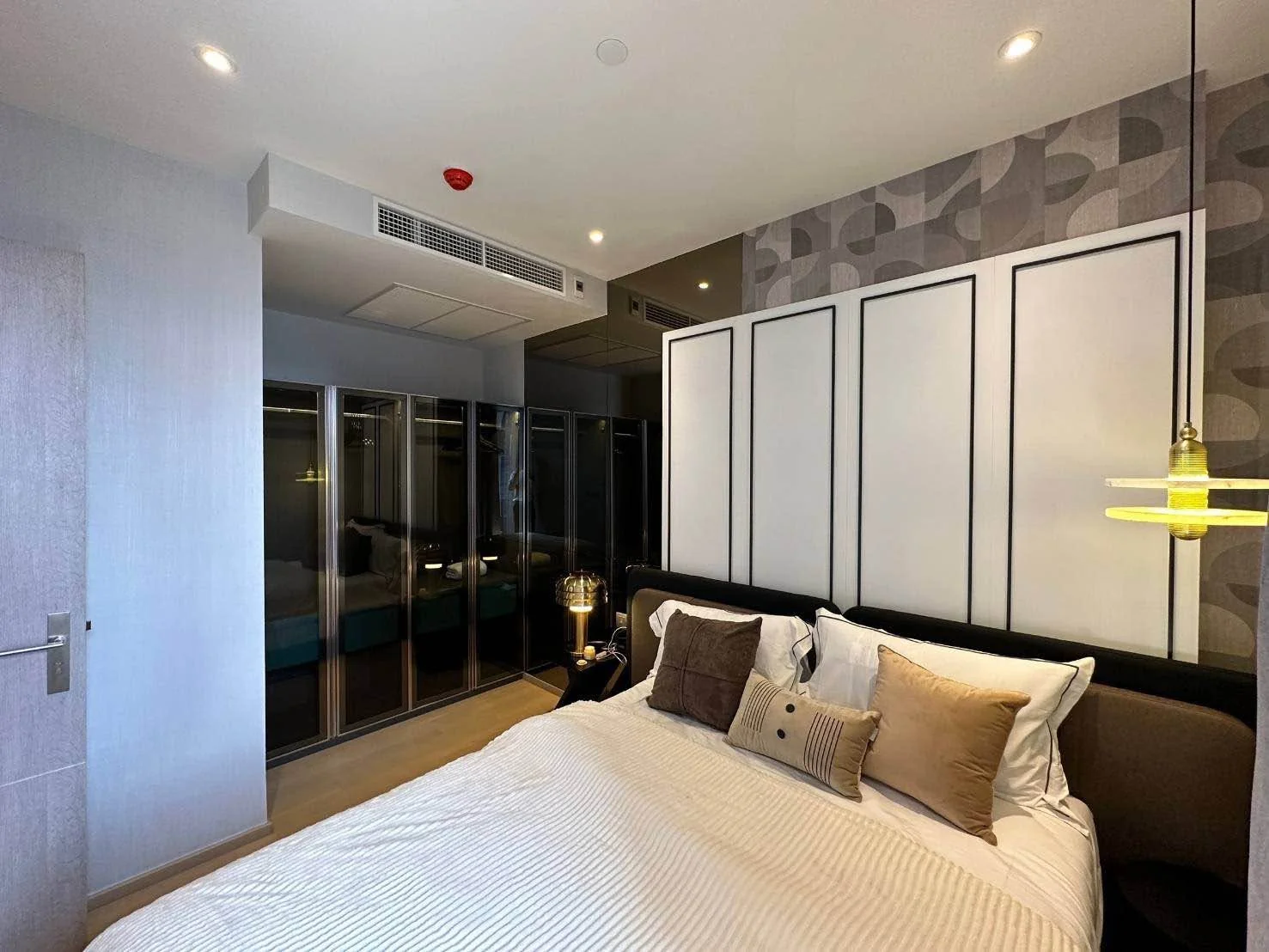 1 Bedroom condo in ASHTON Asoke-Rama 9