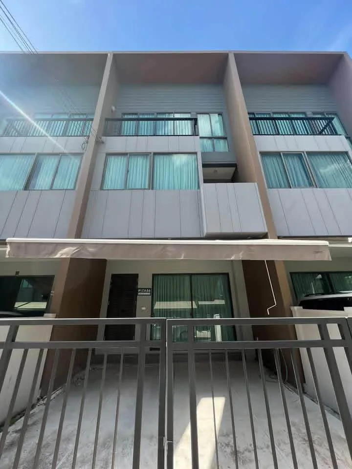 2 Bedroom condo in Baan Klang Muang Rama 9-Krungthep Kreetha