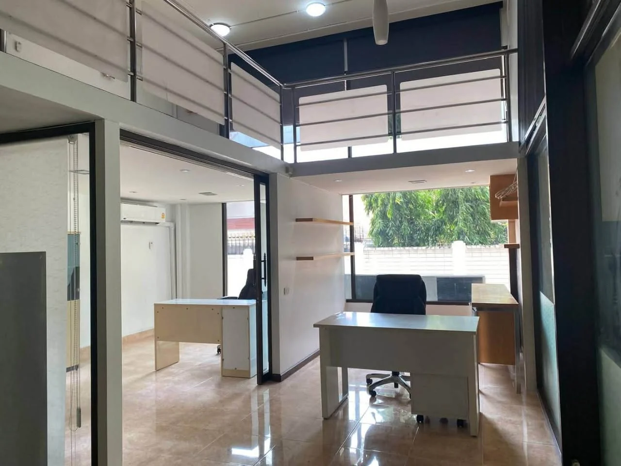 Studio condo in Richmond Palace