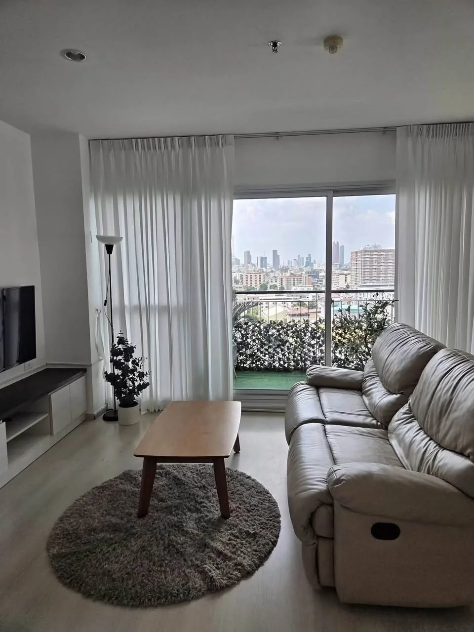 2 Bedroom condo in Life Ratchadapisek