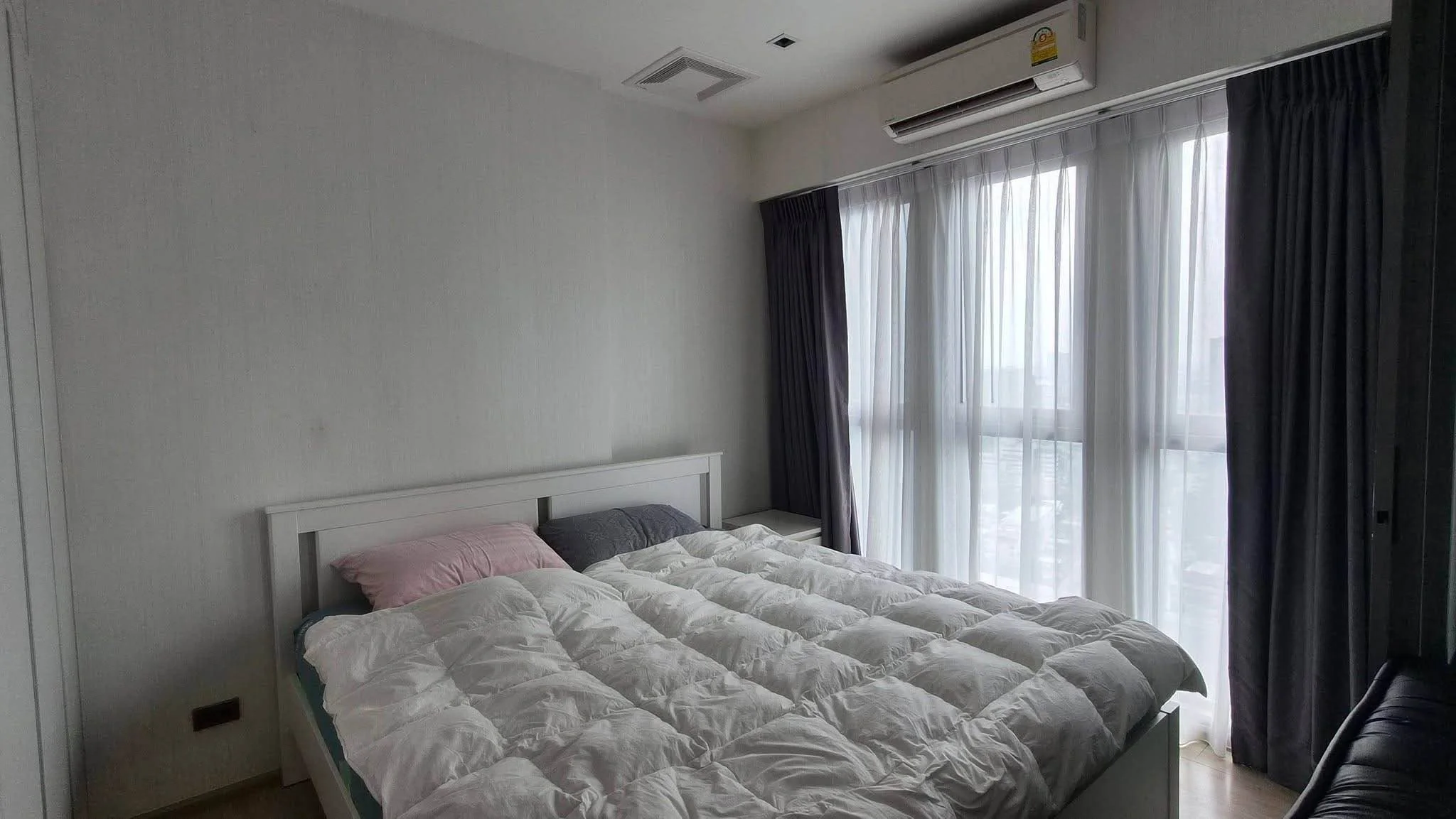 Studio condo in Whizdom Station Ratchada-Thapra