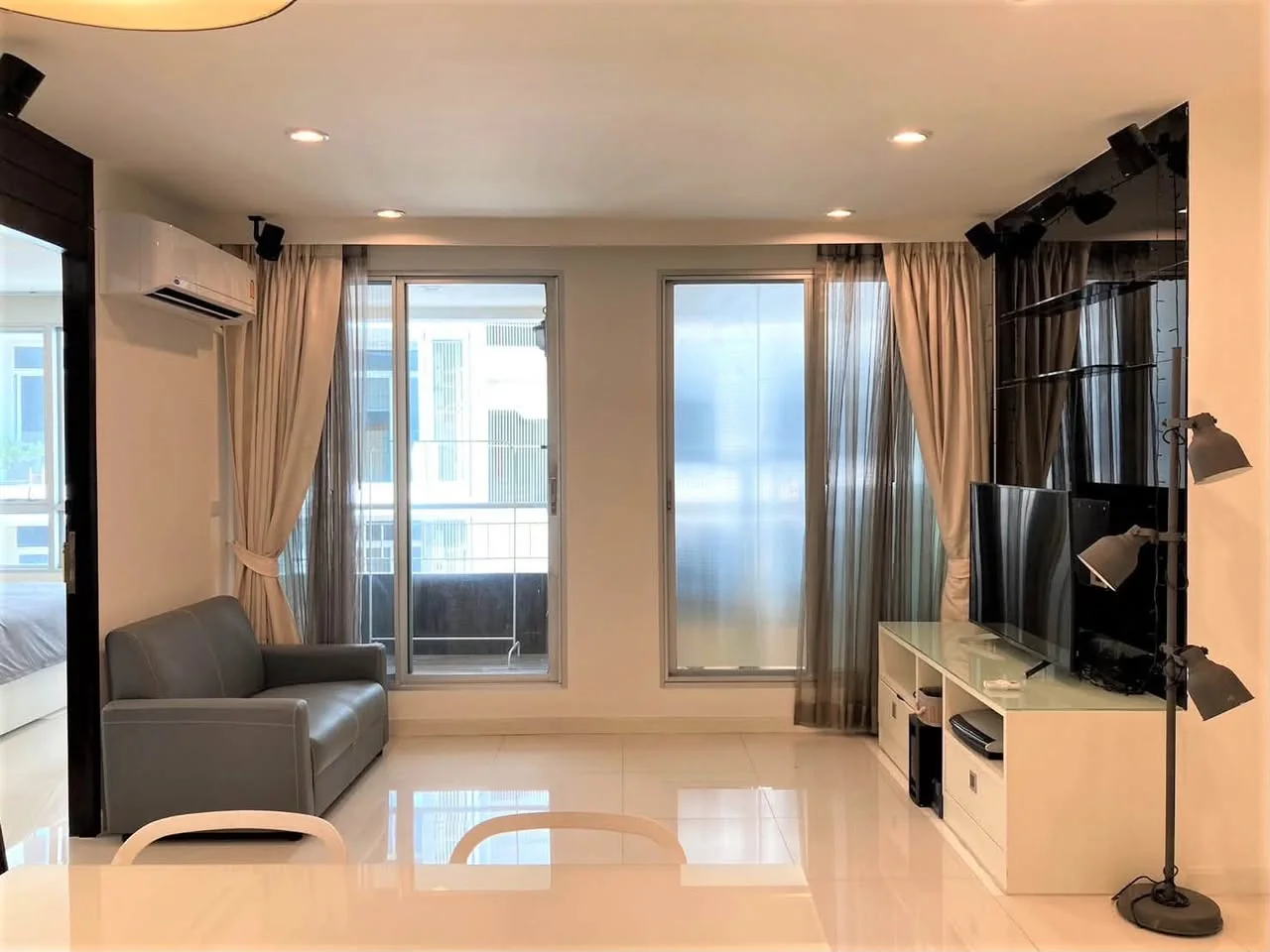 2 Bedroom condo in The Address Sukhumvit 42