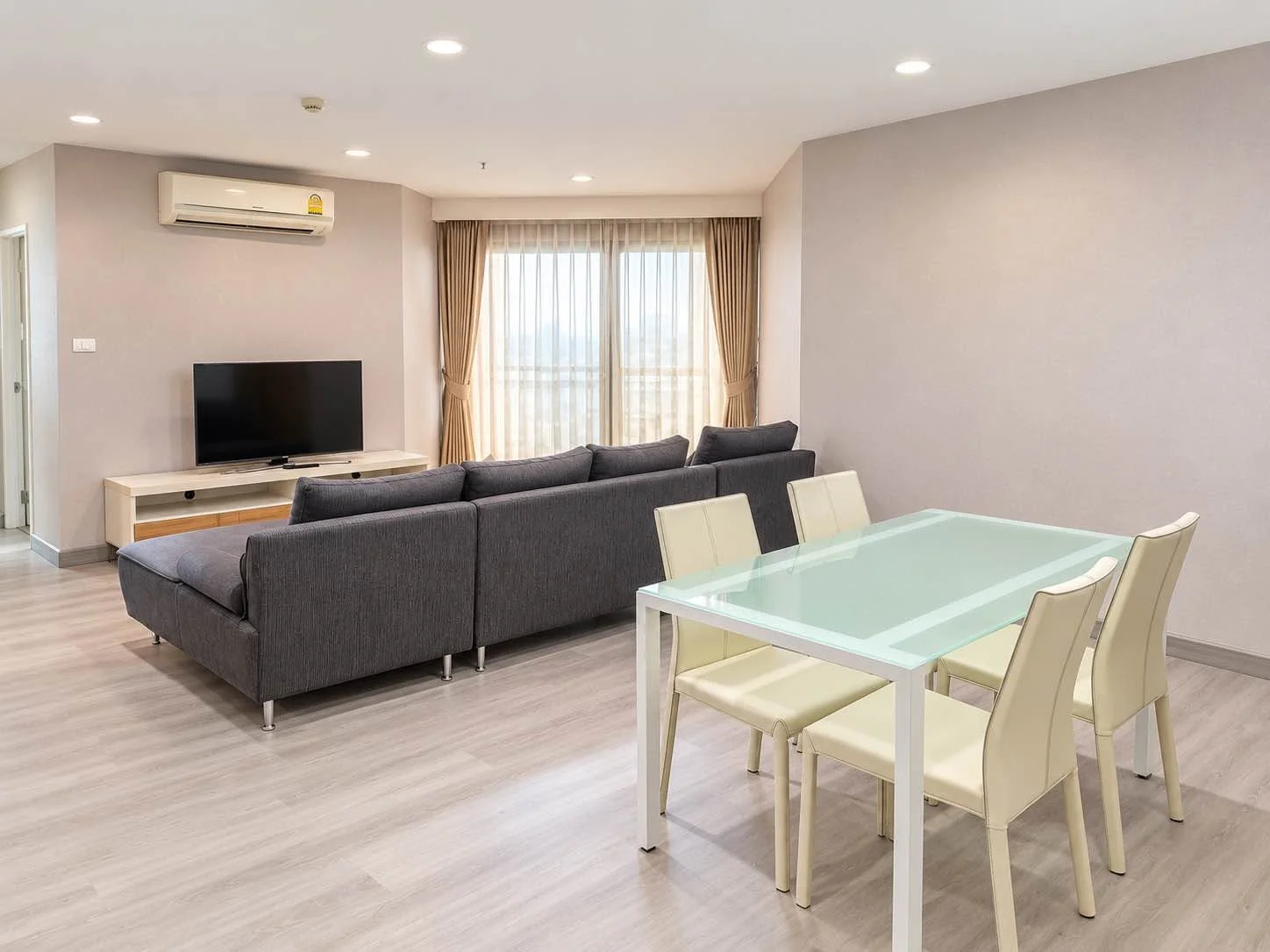 3 Bedroom condo in Belle Grand Rama 9