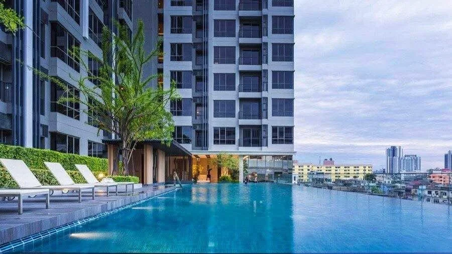 2 Bedroom condo in The Room Sathorn-Taksin