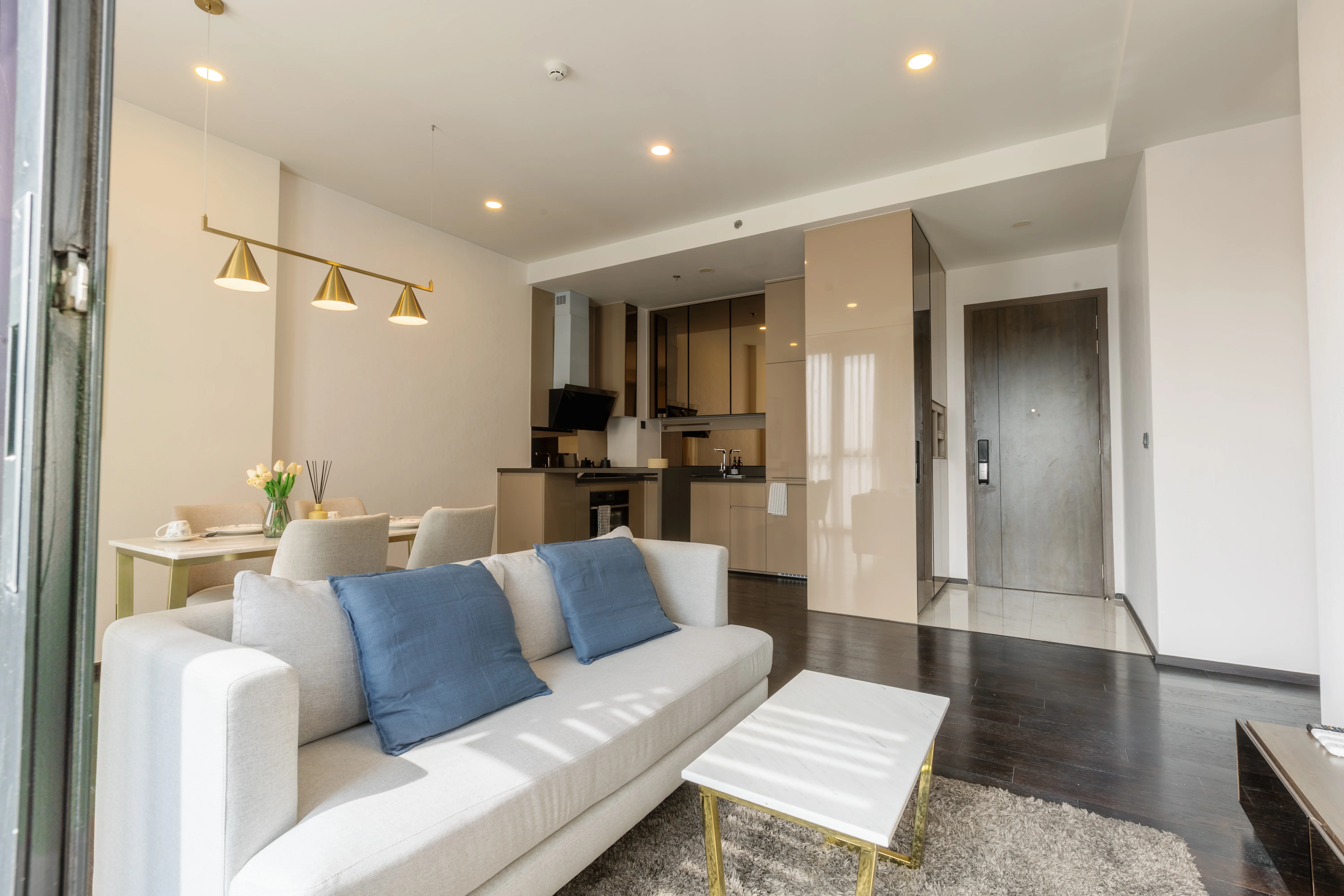 2 Bedroom condo in Park Origin Thonglor