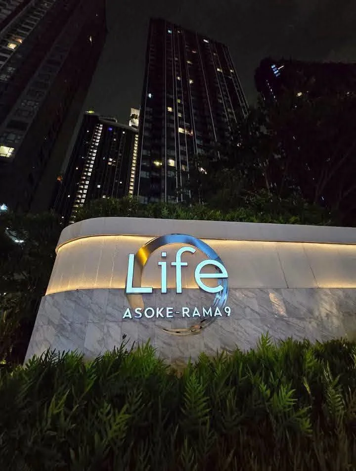 1 Bedroom condo in Life Asoke-Rama 9