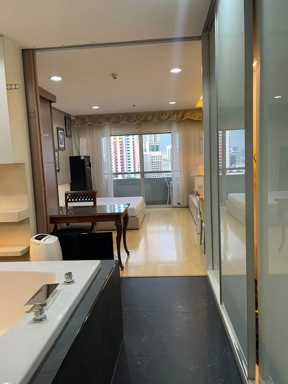 Studio condo in The Platinum Condominium