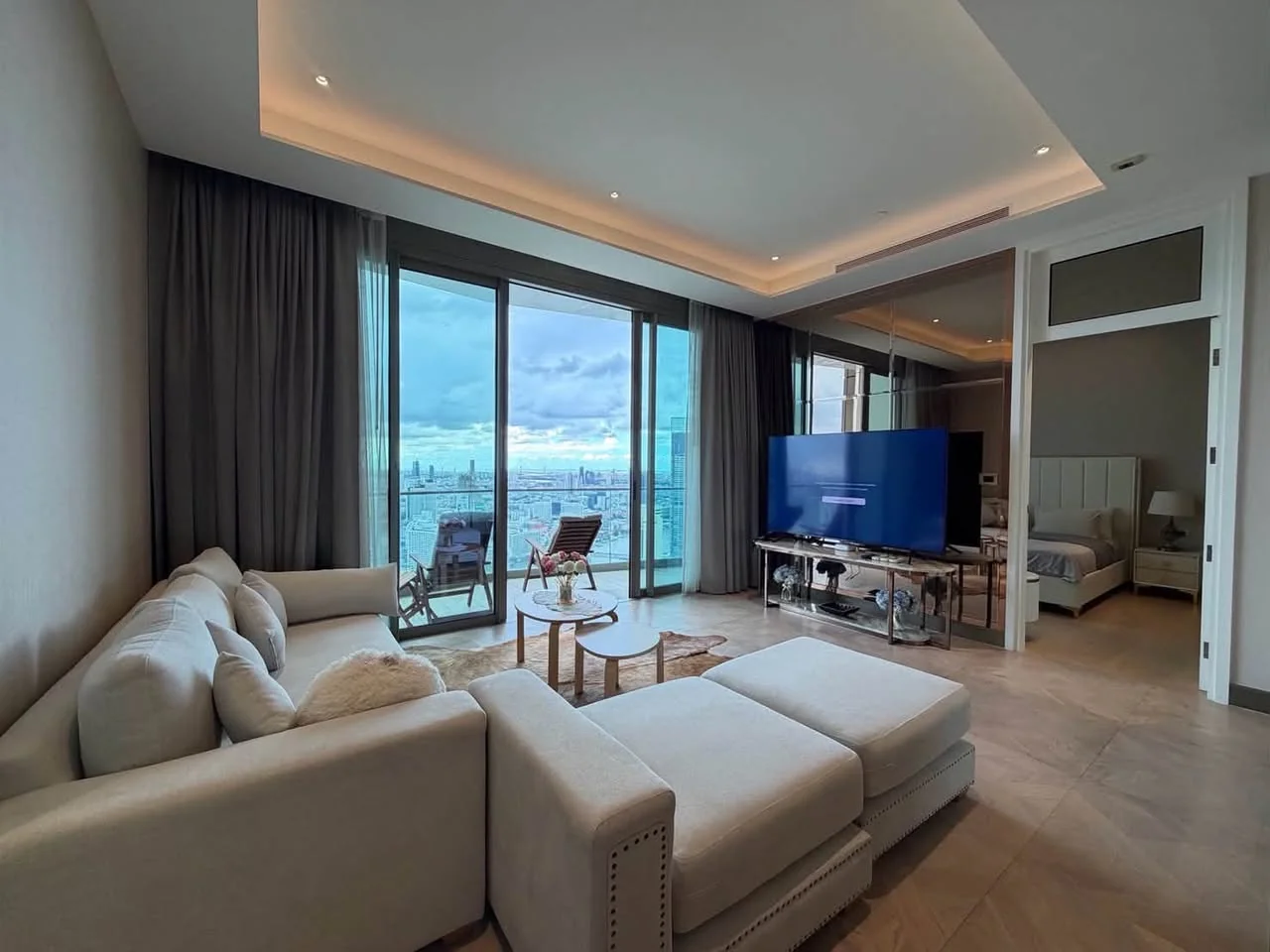 2 Bedroom condo in The Residences At Mandarin Oriental