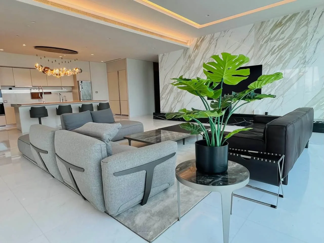4 Bedroom condo in The Residences at Sindhorn Kempinski