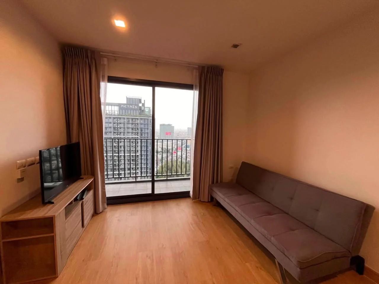 2 Bedroom condo in The Base Garden Rama 9