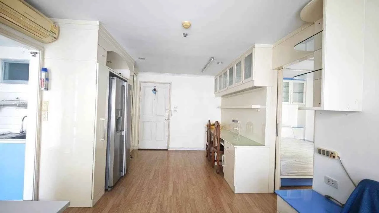 2 Bedroom condo in Lumpini Place Rama 8
