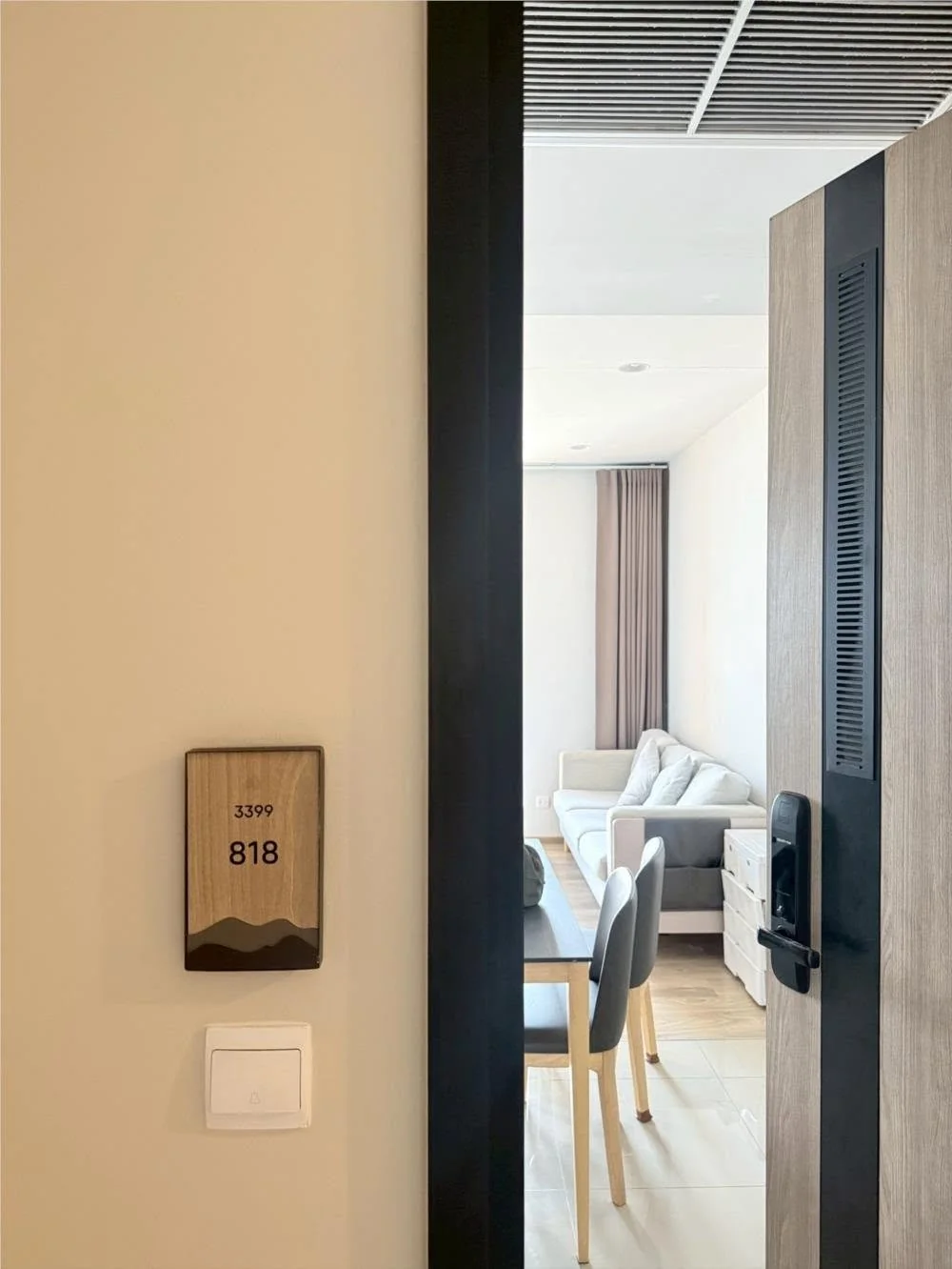 2 Bedroom condo in Oka Haus Sukhumvit 36