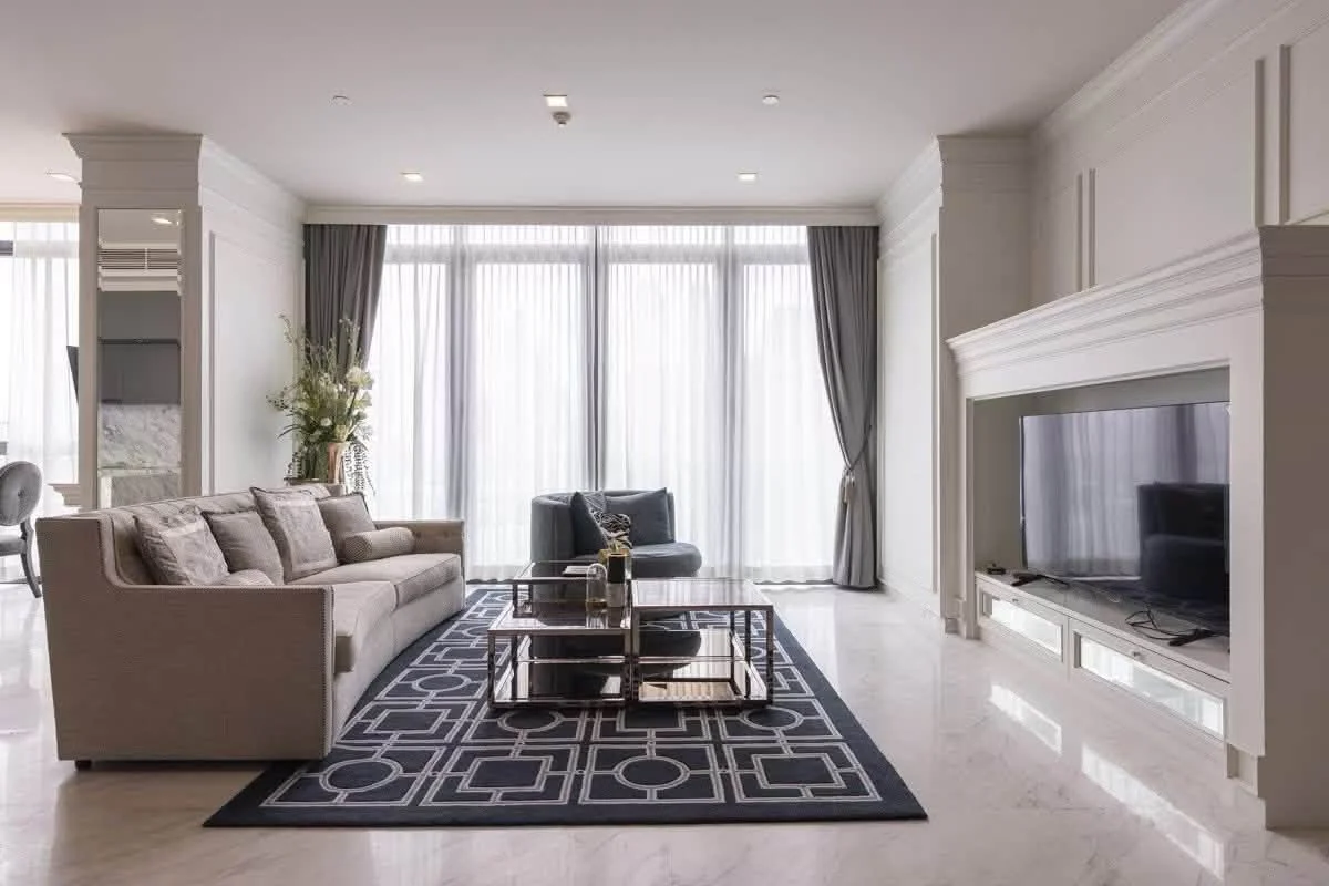 2 Bedroom condo in The Monument Thonglor