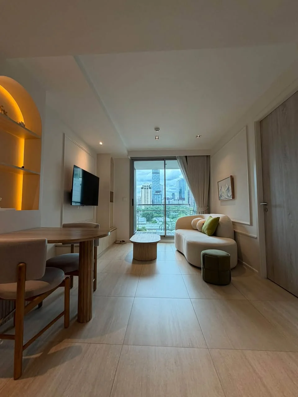 1 Bedroom condo in Craft Ploenchit