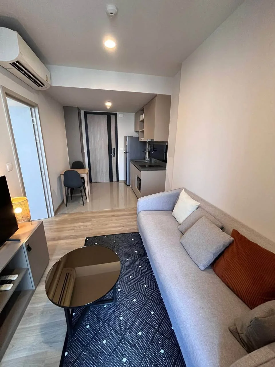 1 Bedroom condo in Oka Haus Sukhumvit 36