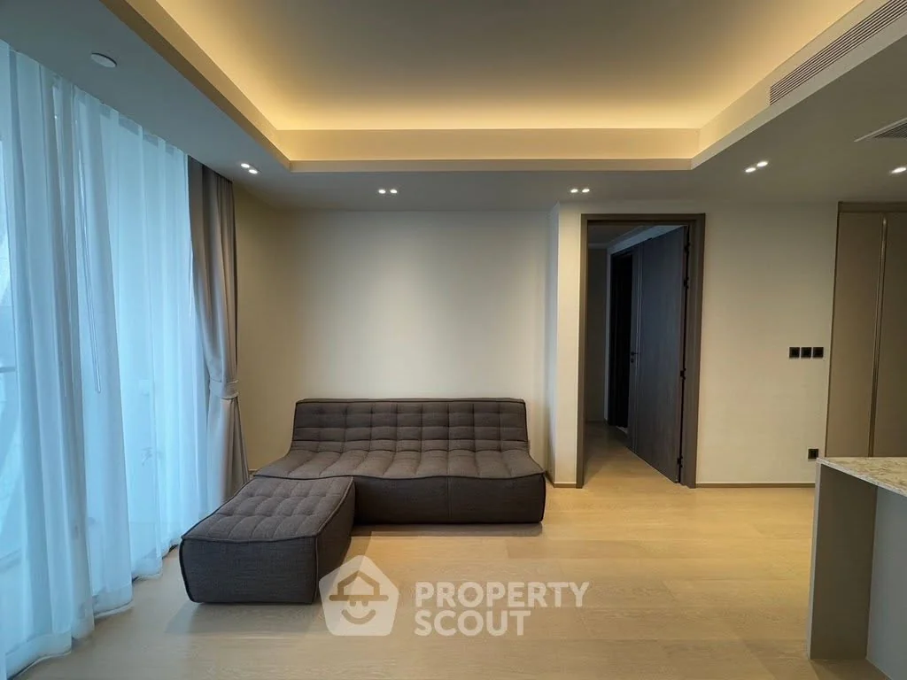 1 Bedroom condo in Tonson One Residence