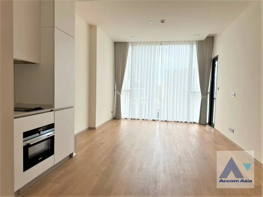 1 Bedroom condo in The Strand Thonglor