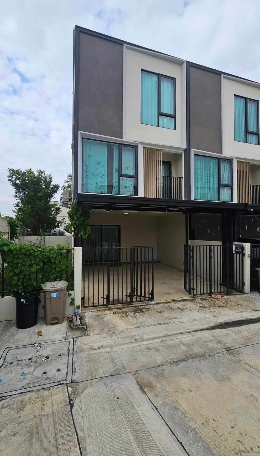 2 Bedroom condo in Altitude Kraf Bangna