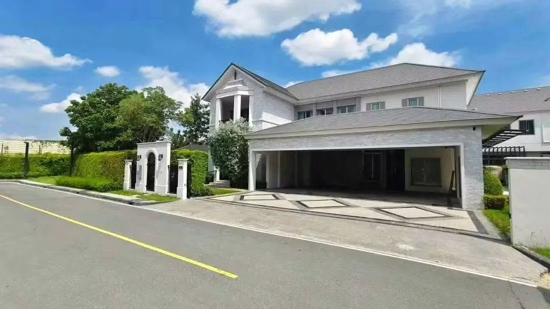 4 Bedroom condo in Perfect Masterpiece Rama 9-Krungthep Kreetha