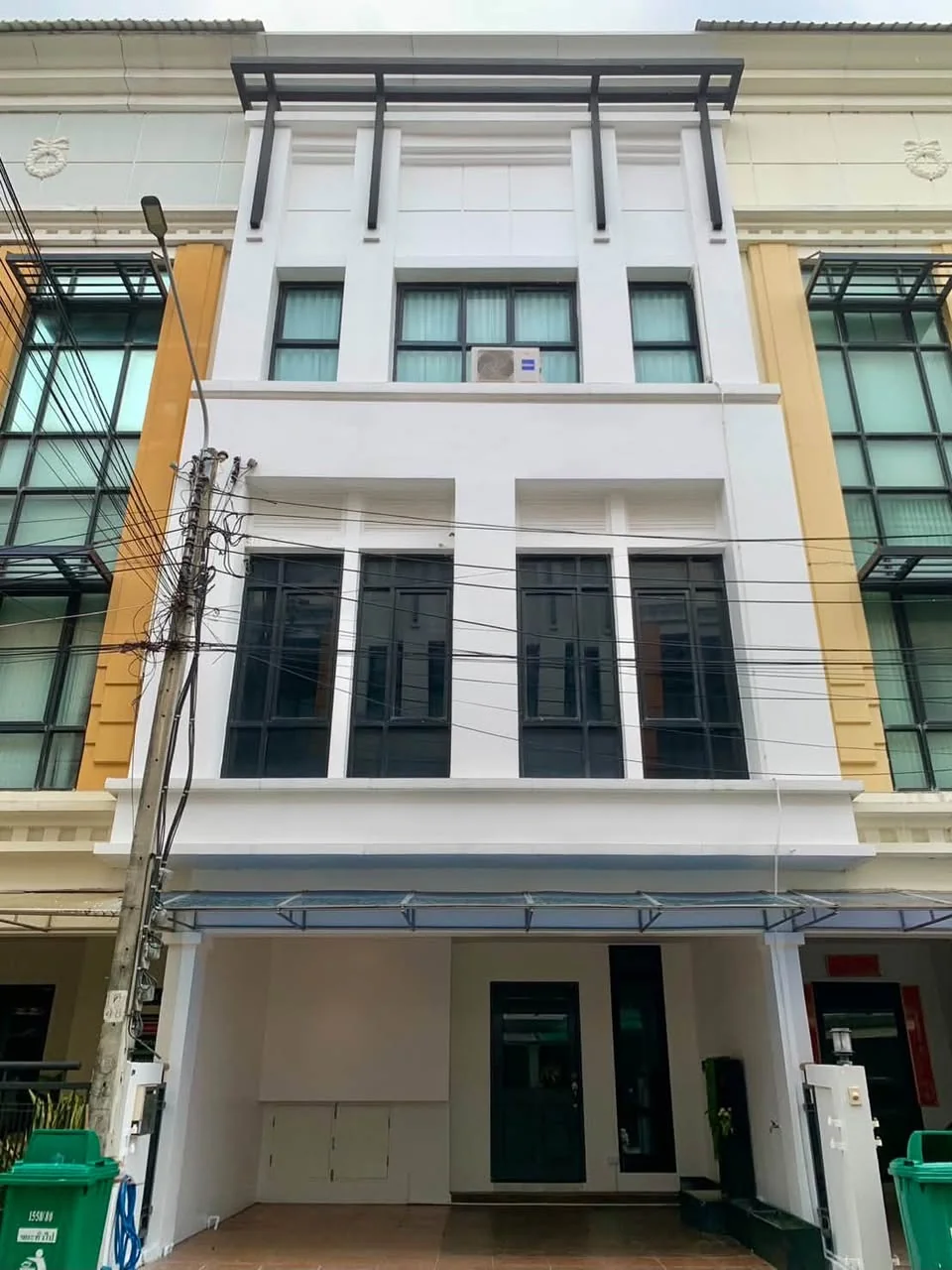 3 Bedroom condo in Baan Klang Krung Office Park Bangna