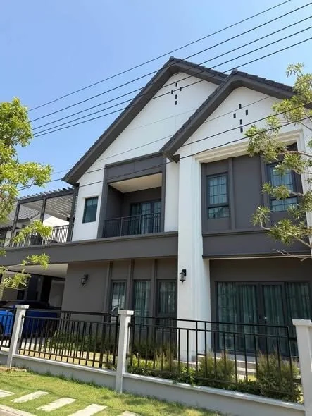 4 Bedroom condo in Centro Bangna-Wongwean