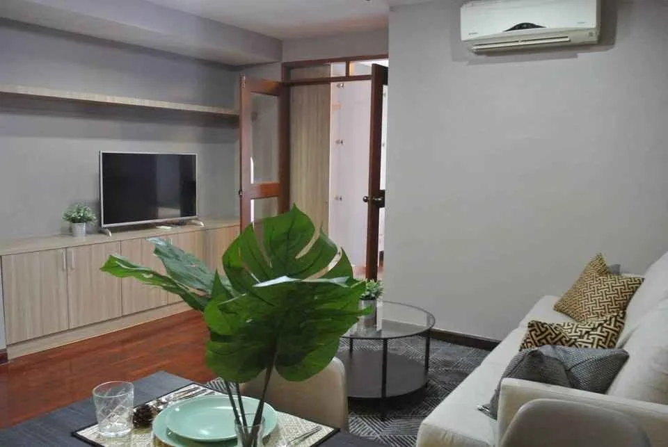 1 Bedroom condo in Baan Paholyothin Place condominium