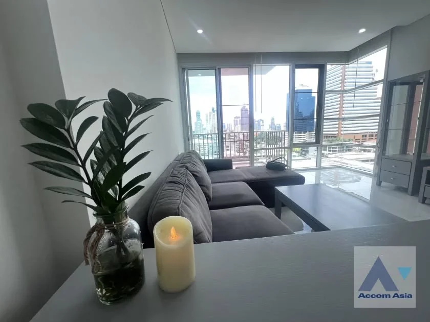 2 Bedroom condo in Fullerton Sukhumvit