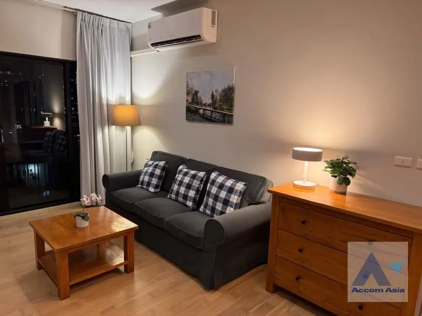 2 Bedroom condo in Noble Reveal