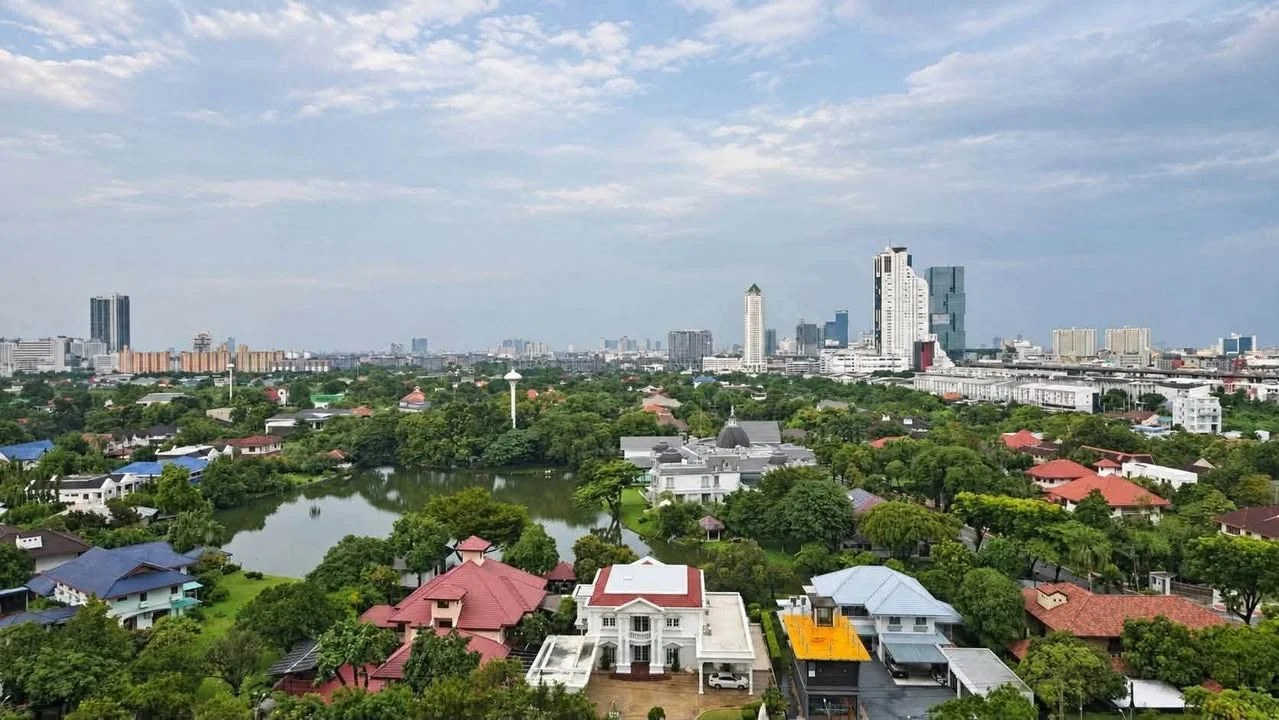 Studio condo in Flexi Mega Space Bangna