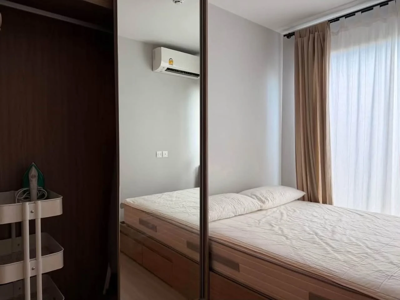 Studio condo in The Privacy S101