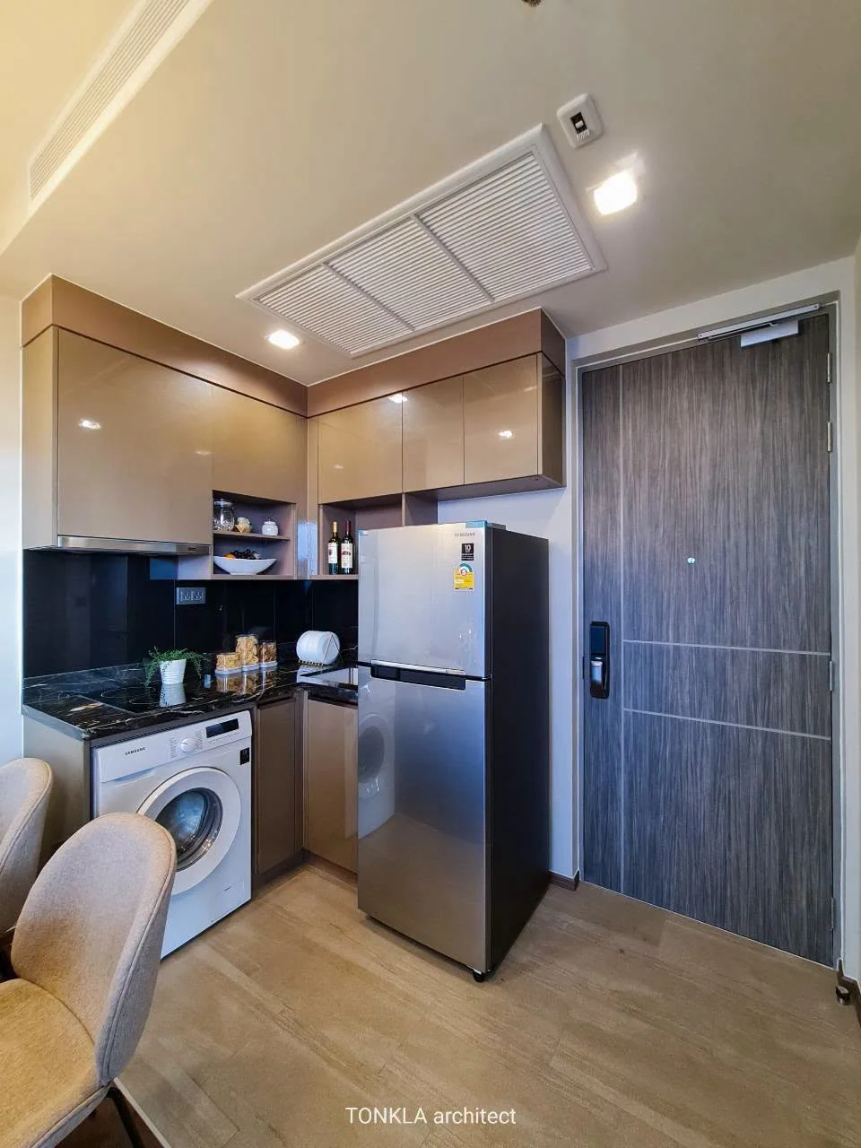 1 Bedroom condo in IDEO Q Victory