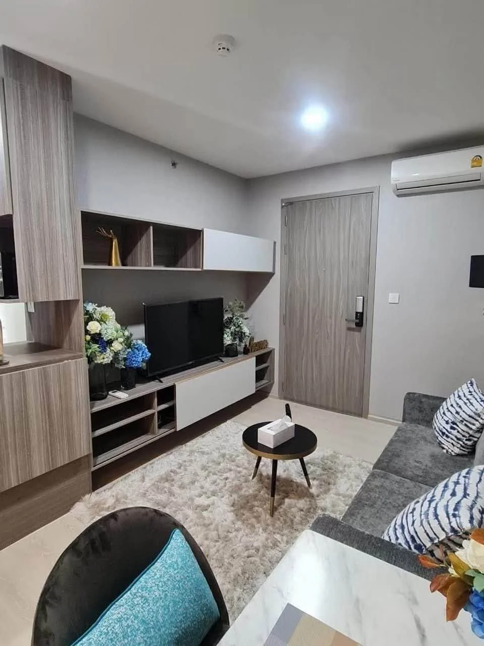 1 Bedroom condo in KnightsBridge Phaholyothin Interchange