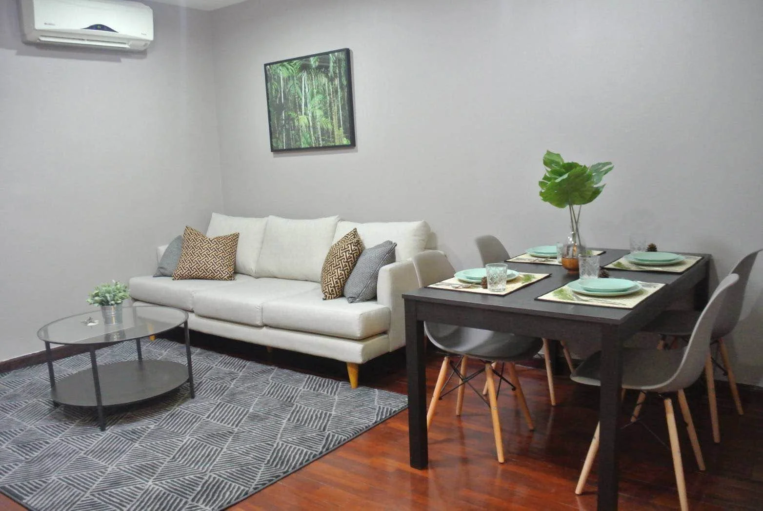 Studio condo in Baan Paholyothin Place condominium